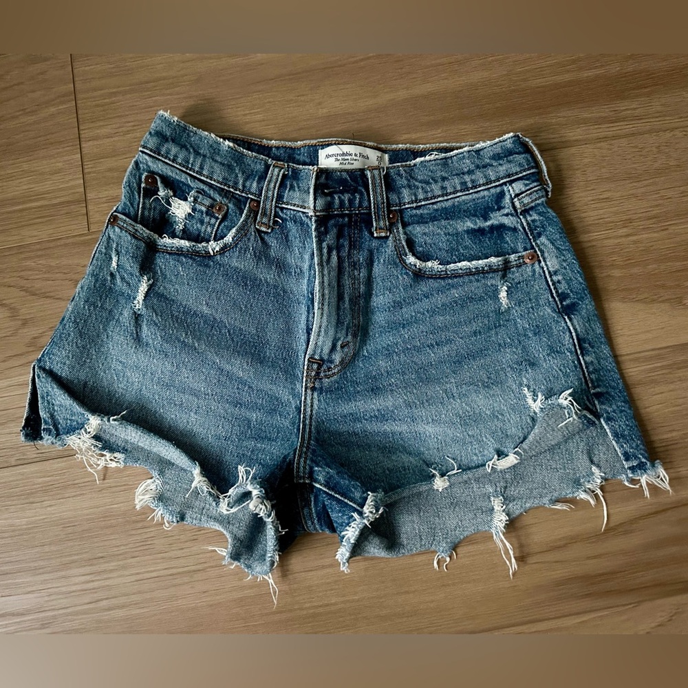 Abercrombie & Fitch Jean shorts, mom short curve love size 25